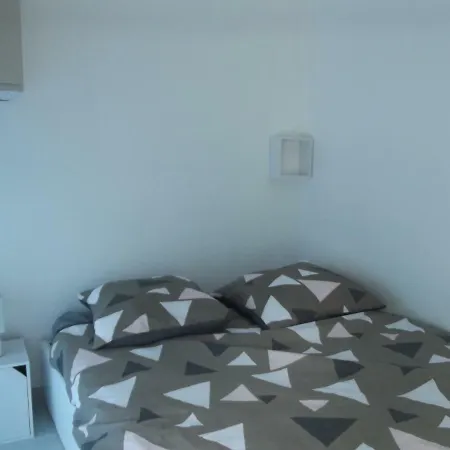 P2 - Apartment *